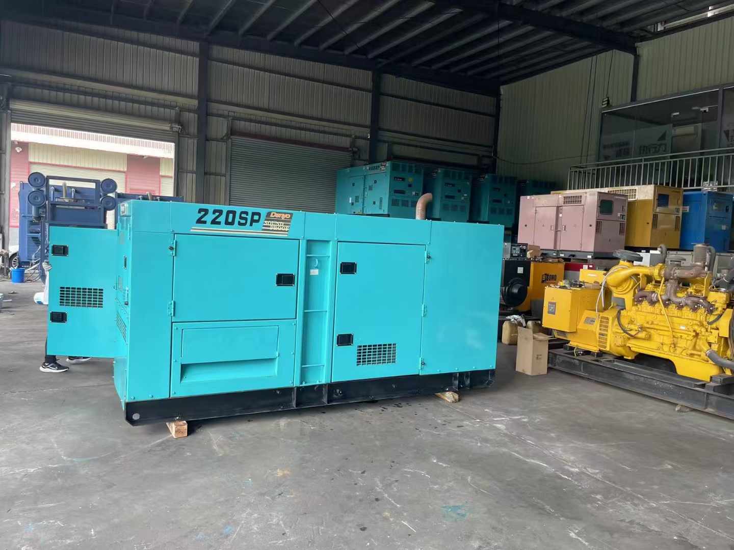 新都800kW 柴油发电机的输出电流波动范围是多少？