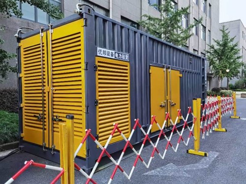 新都如何使用转速表检查发动机的转速？