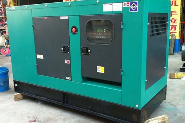 新都如何检查机油的使用时间？