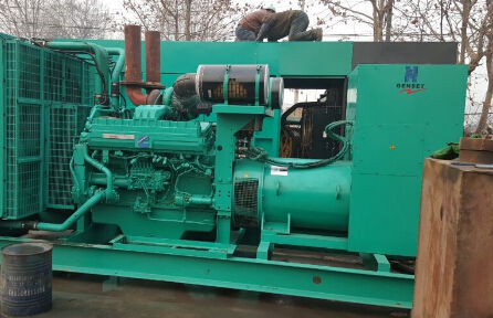 新都发电机组如何判断水冷式机油散热器内部是否需要清洗？